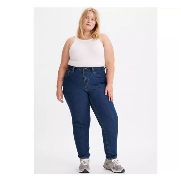 Levi's® Premium Women’s 80’s Mom Jean in Running Errands Dark Wash - Picture 15 of 15